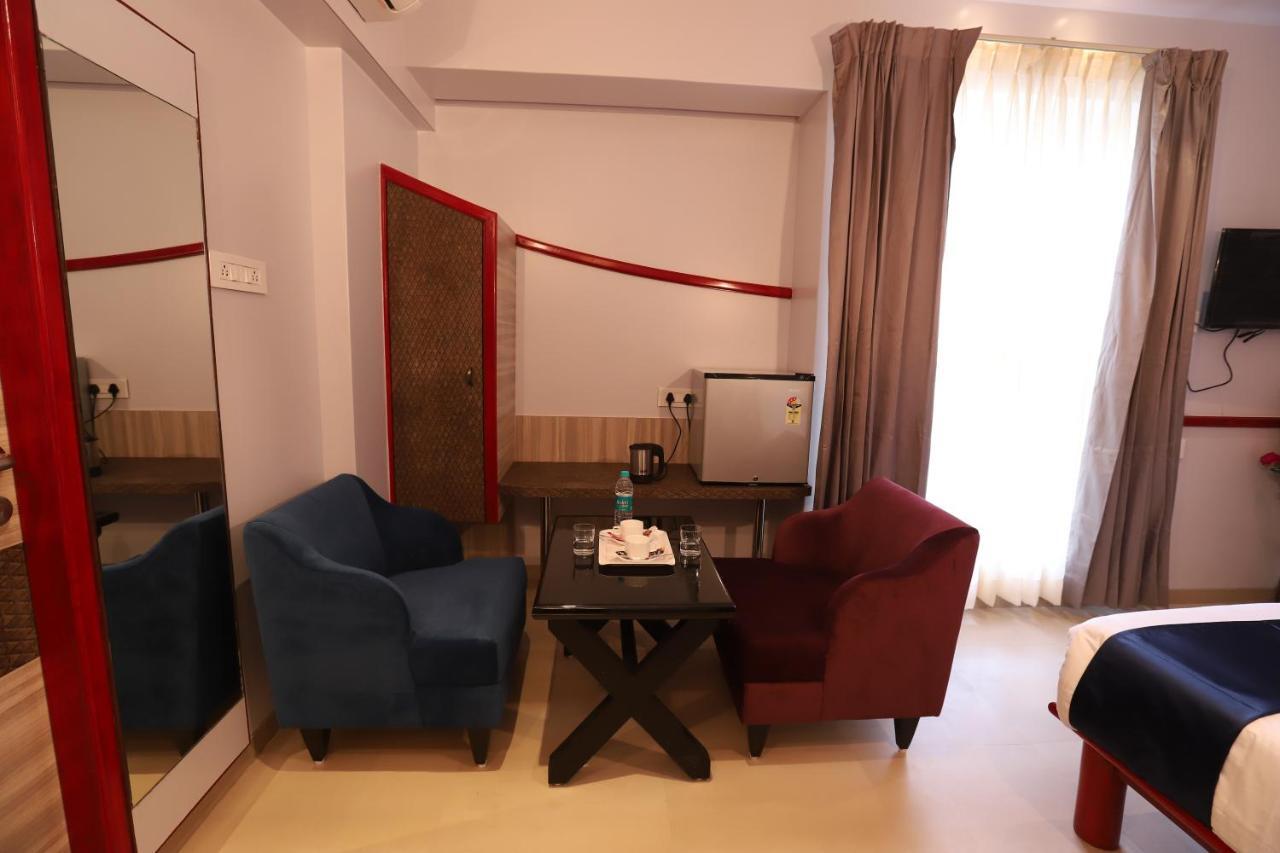 Hotel Prabha Palace Ahmednagar Exteriör bild