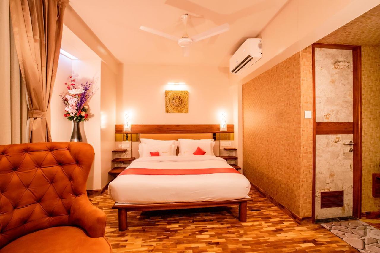 Hotel Prabha Palace Ahmednagar Exteriör bild
